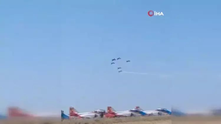 Portuqaliyada nümayiş uçuşu zamanı iki təyyarə havada toqquşub: 1 ÖLÜ