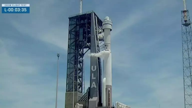 Boeing-in ilk insanlı uçuşu təxirə salındı