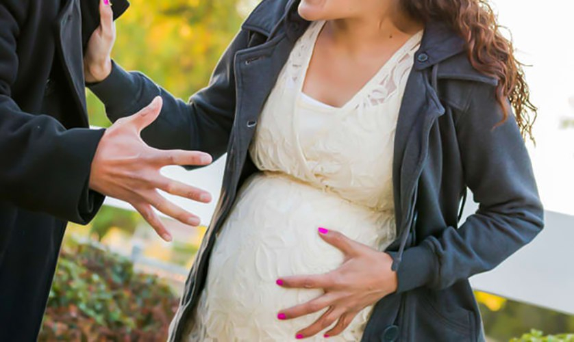 Hamilə qadın onu döyən sərxoş sevgilisini bıçaqladı - MƏHKƏMƏ