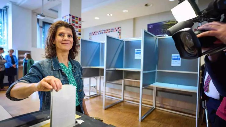 Avropa Parlamentinə seçkilər başlayıb