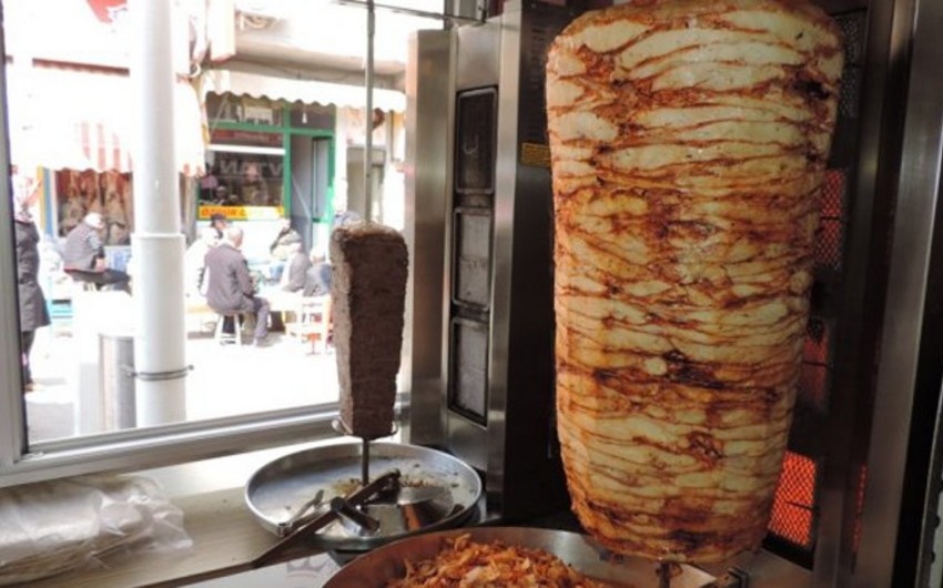 AQTA 250 dönər satışı obyektində monitorinq keçirib, 249-da nöqsan aşkarlanıb