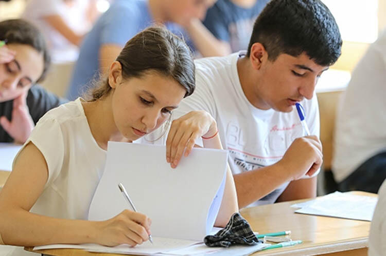 Bu gün 18 mindən çox abituriyent əlavə imtahan verəcək