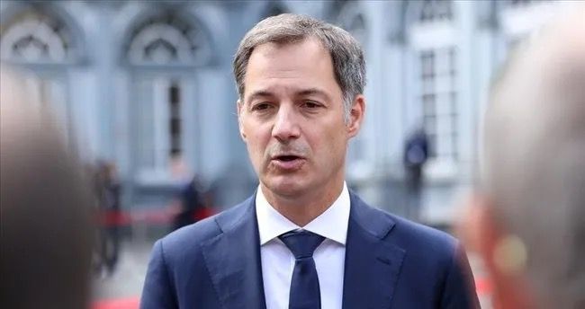 Belçikanın baş naziri Kroo istefa verəcəyini açıqlayıb