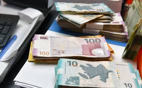 Azərbaycanda orta aylıq əməkhaqqı 1 000 manatı keçib