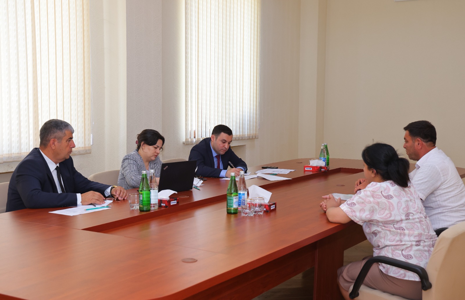 Kənd təsərrüfatı nazirinin müavini İlhamə Qədimova Füzulidə vətəndaşları qəbul edib, fermerlərlə görüşüb