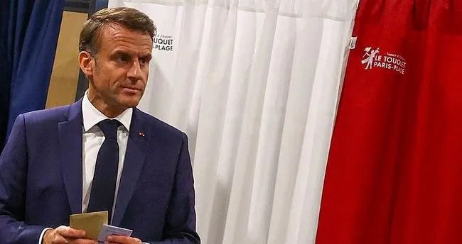 Fransada erkən seçkilər ləğv edilə bilər