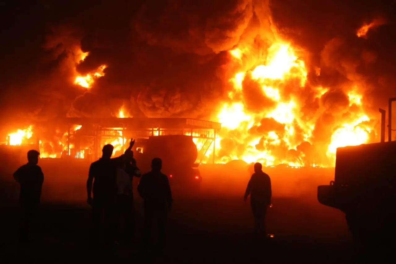 Ərbildə neft emalı zavodunda partlayış və yanğın olub
