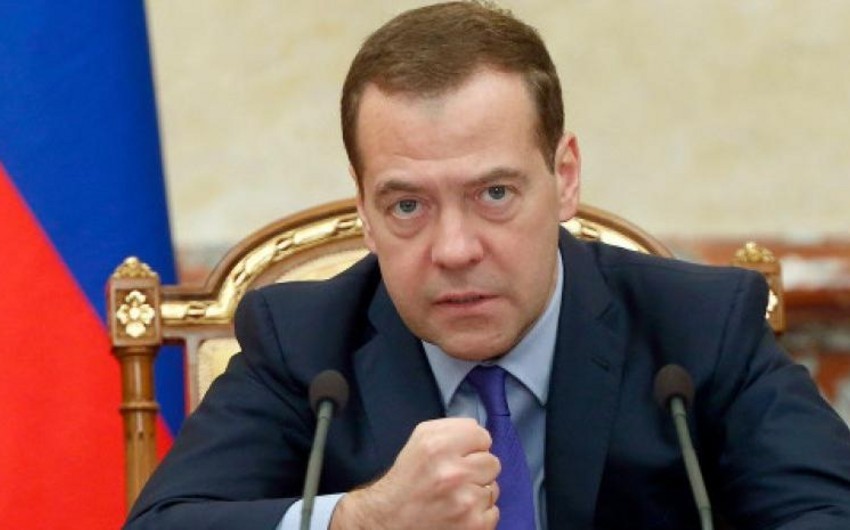 Dmitri Medvedev Emənistana xəbərdarlıq edib