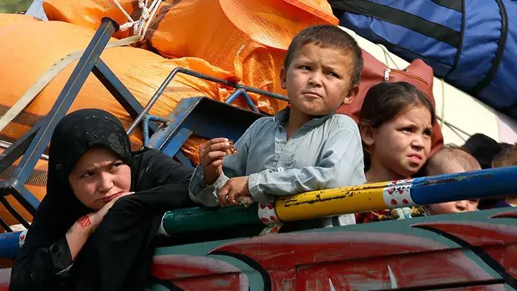 Dünya üzrə qaçqınların sayı 120 milyona çatıb