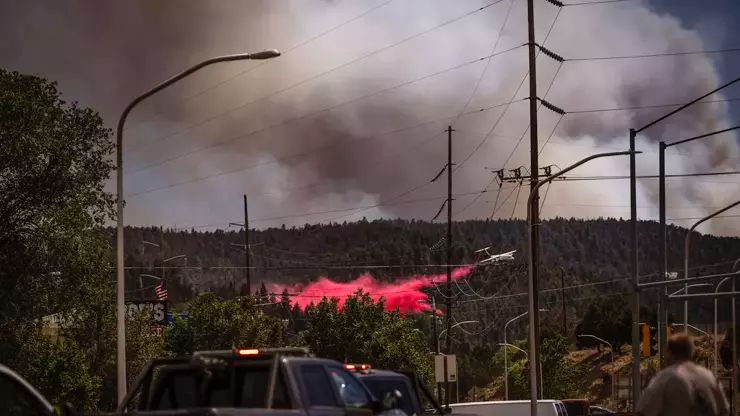 ABŞ-da meşə yanğınları: ölənlərin sayı 2-yə yüksəldi