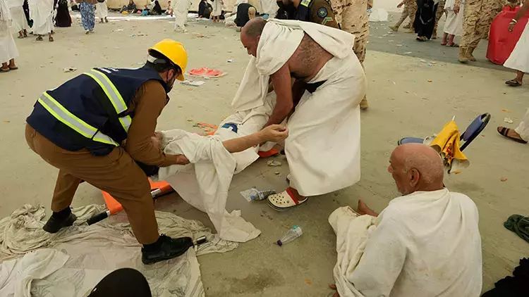 Həcc ziyarəti zamanı həyatını itirənlərin sayı 1300-ü keçib