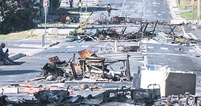 Fransa müstəqillik istəyənləri həbs etdi