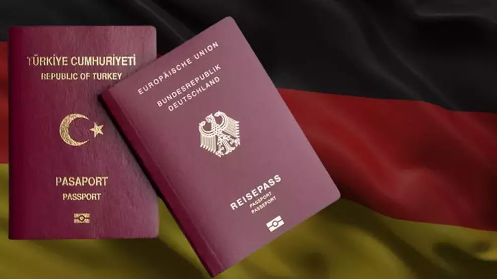 Almaniyada türklərin üzünə 'ikili vətəndaşlıq' qapısı açıldı