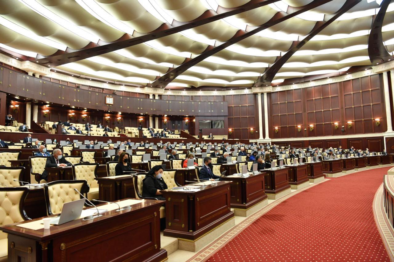 VI çağırış Milli Məclisin sonuncu plenar iclasının gündəliyinə dəyişiklik edilib