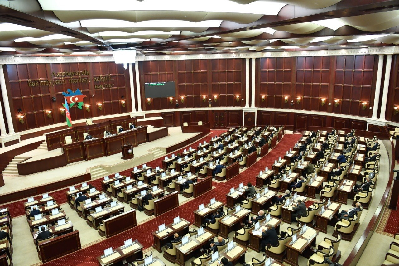Milli Məclisin növbədənkənar sessiyası başa çatıb