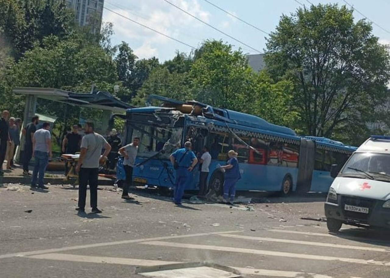 Moskvada avtobusun damında qaz balonu partlayıb: yaralanan var