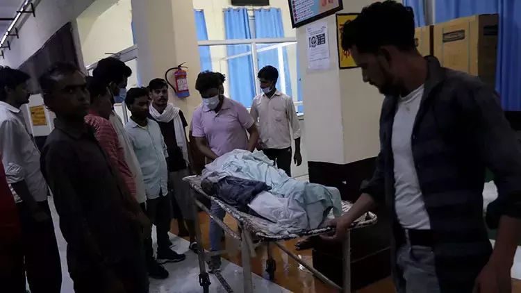 Hindistanda dini mərasim izdihamında ölənlərin sayı 1213 ə çatıb