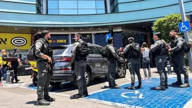 İsraildə ticarət mərkəzində bıçaqlı hücum: 2 nəfər yaralanıb