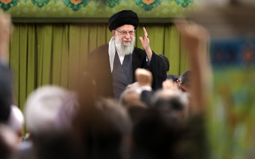 Xamənei prezident seçkisinə qatılan seçicilərin sayının az olduğunu etiraf edib