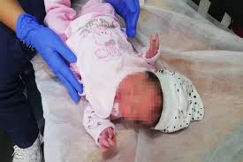 Azərbaycanda birhəftəlik körpəni küçəyə atdılar