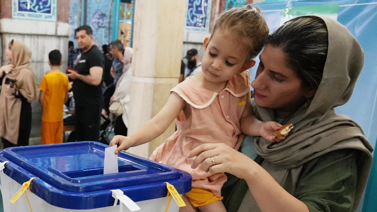 İranda prezident seçkilərinin ikinci turu üçün səsvermə başlayıb