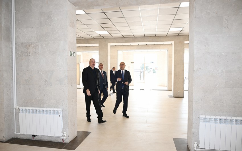 Prezident Xankəndidə Qarabağ Universitetində görülən işlərlə tanış olub