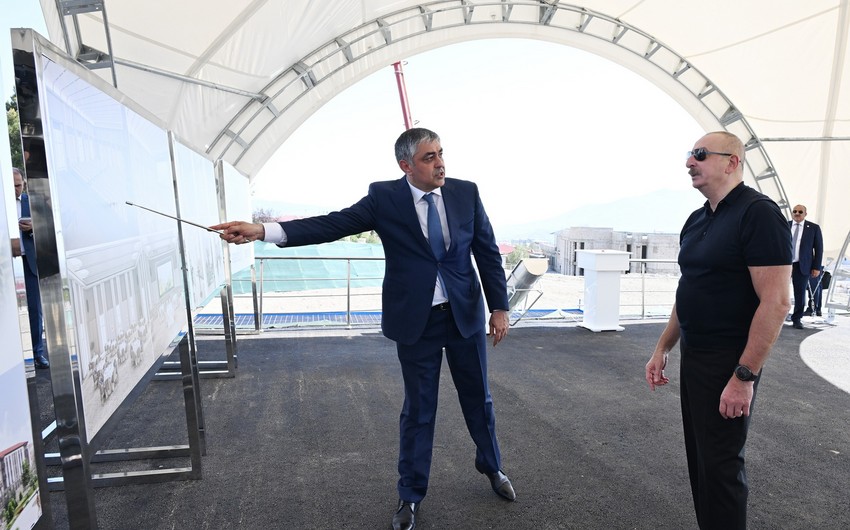 Azərbaycan lideri Xankəndi Konqres Mərkəzinin təməlini qoyub