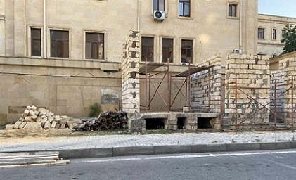 Xətai rayonunda 1 il öncə dayandırılan qanunsuz tikinti yenidən inşa edilir - FOTO