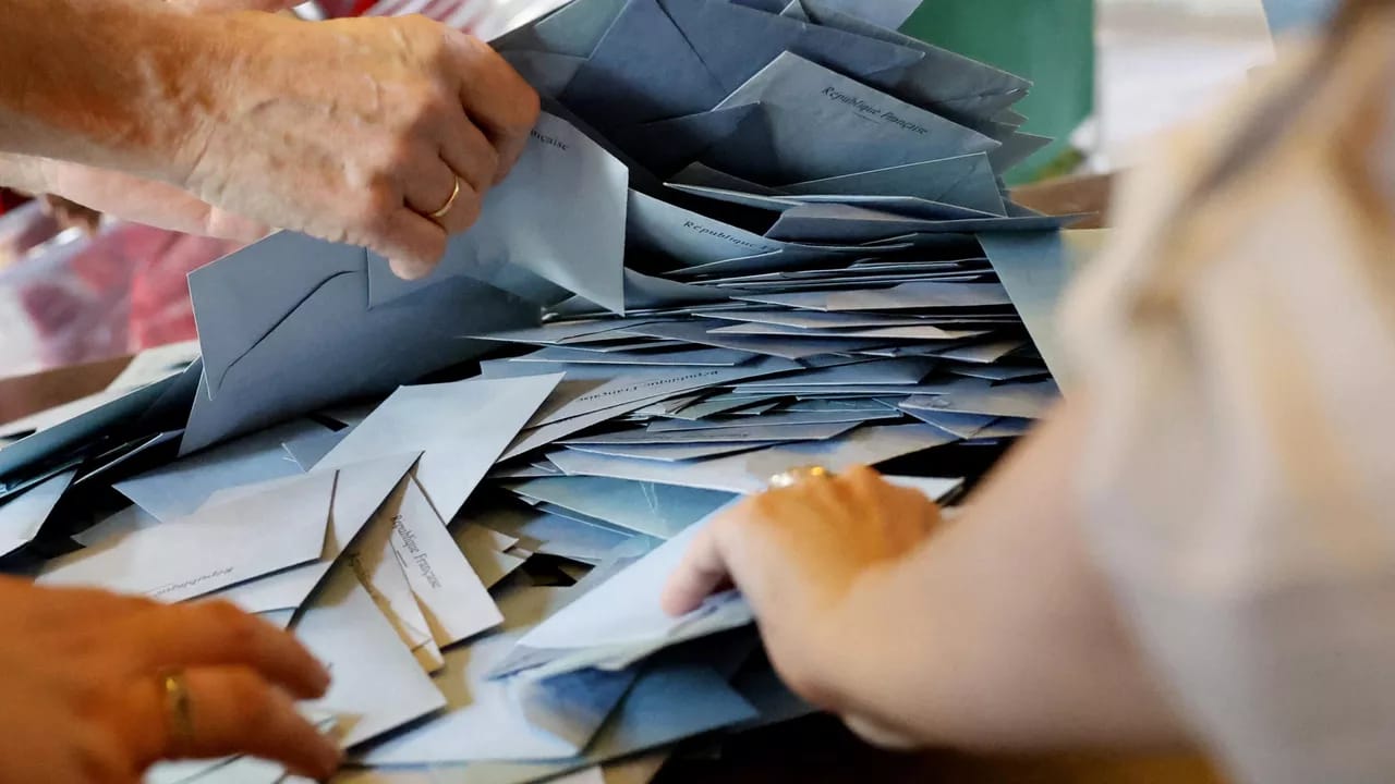 Sol ittifaq Fransada keçirilən erkən ümumi seçkilərdə birinci olub