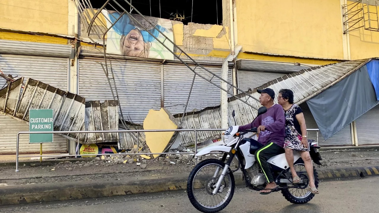 Filippində 7,1 bal gücündə zəlzələ baş verib