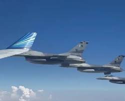 İlham Əliyevin Pakistan səfəri: Hərbi təyyarələrdən möhtəşəm qarşılama