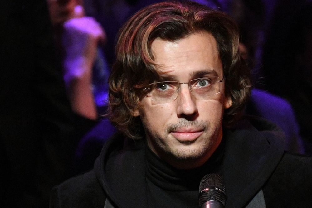 Qalkin ukraynalı iş adamının toyunda oxudu - VİDEO