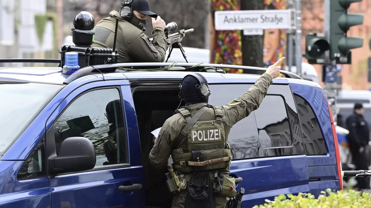 Almaniyada silahlı hücum baş verdi