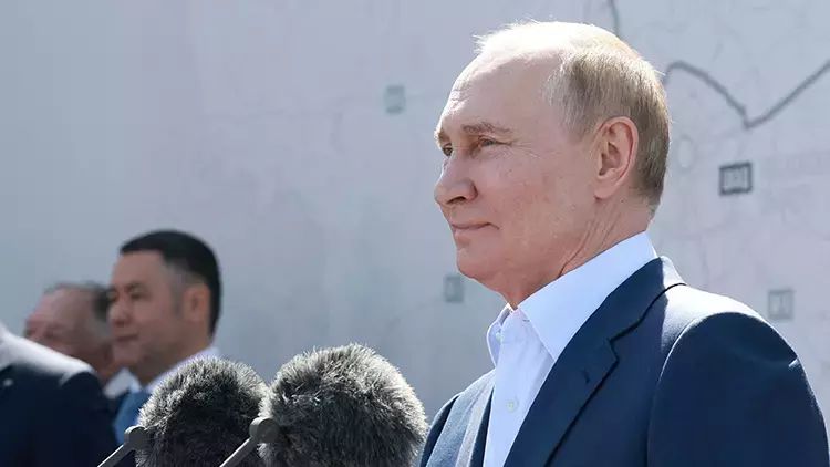 Putin Səudiyyə Ərəbistanının vəliəhdi ilə görüşüb