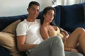 Ronaldu sevgilisi ilə çimərlik fotosunu paylaşdı