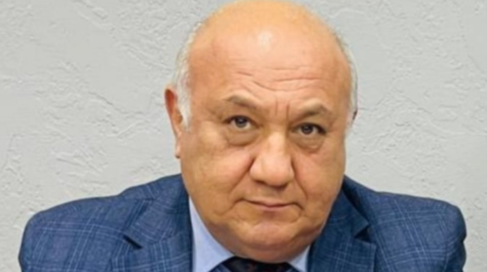 Vaqif Əsədov mətbuat nümayəndələrini təbrik edib