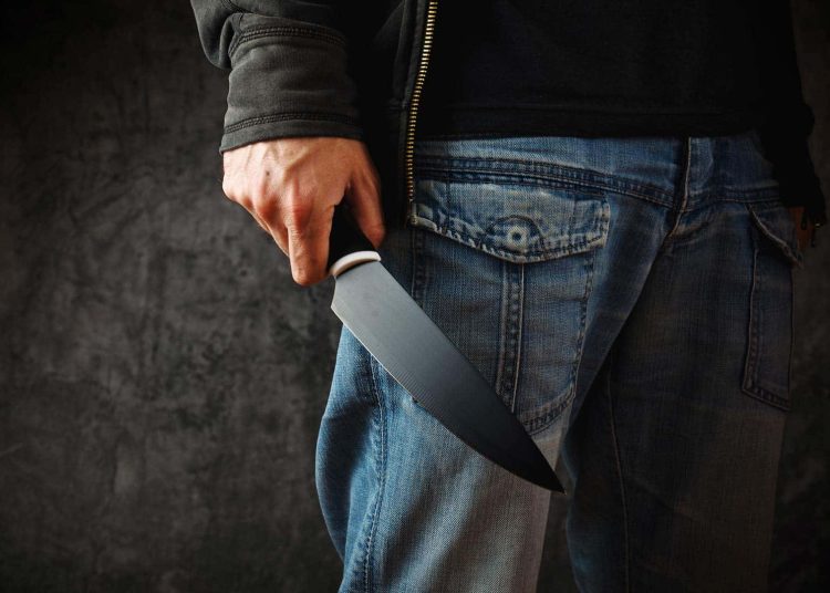 Azərbaycanda DƏHŞƏT: Ata azyaşlı övladlarını bıçaqladıqdan sonra intihar etdi