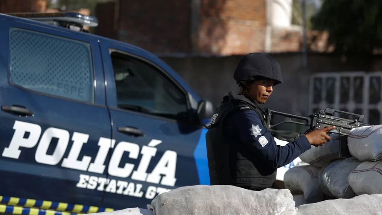 Meksikanın paytaxtında polis rəisi silahlı hücumda öldürüldü