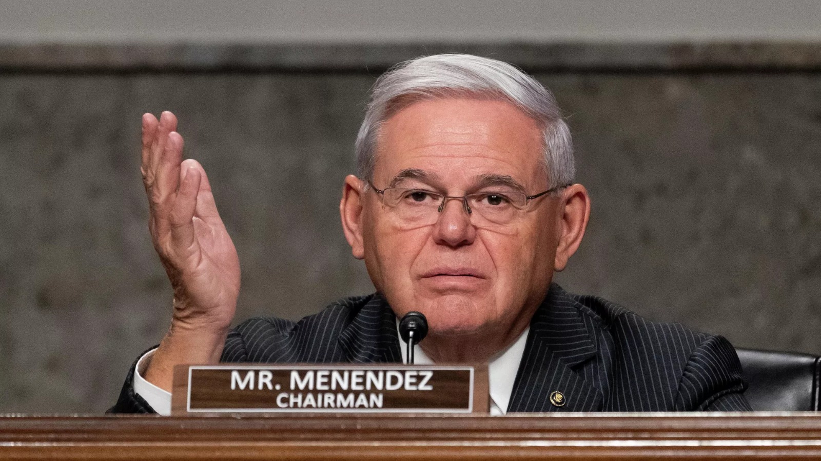 ABŞ senatoru Bob Menendez istefa verdi