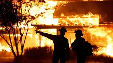 Kaliforniyada meşə yanğınları nəticəsində 2 bölgə təxliyə edilir