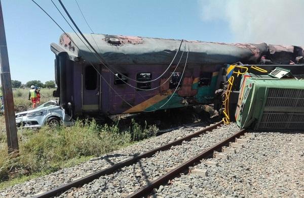 Rusiyada sərnişin qatarı qəzaya uğradı: Çoxlu sayda yaralı var