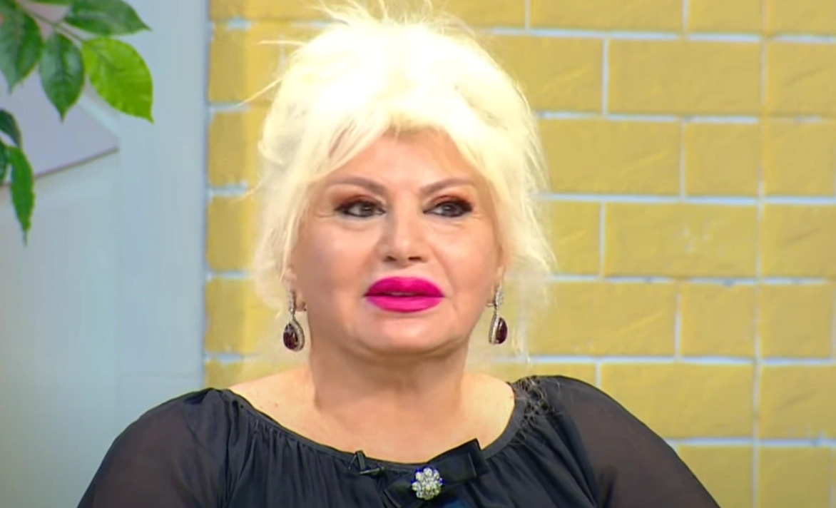 Əməkdar artist Gövhər Rzayevanın qoluna mil taxıldı