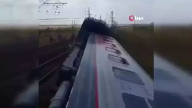 Rusiyada qatar relsdən çıxıb: 100 nəfər xəsarət ALIB