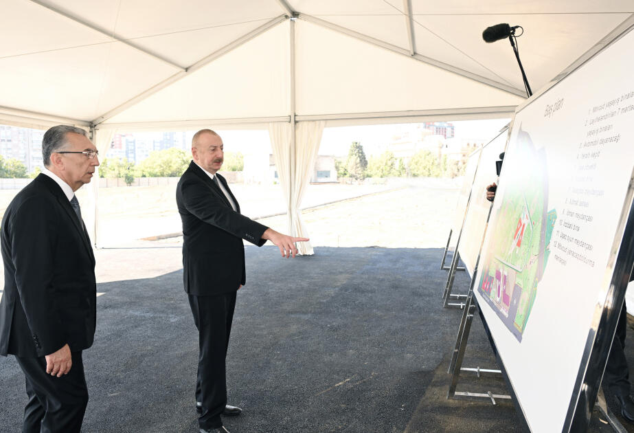 Prezident Bakıda yaradılan yeni parkda işlərin gedişi ilə tanış olub - FOTO