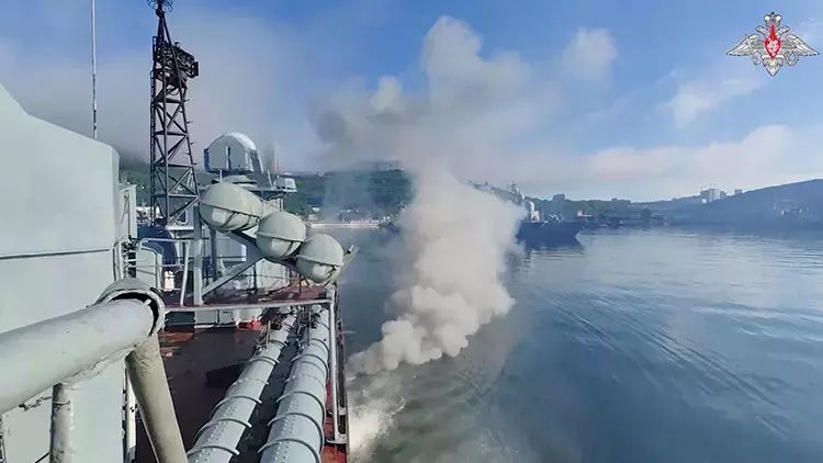 Rusiya 300 gəmi və 20 min heyətlə nəhəng təlim keçirilib