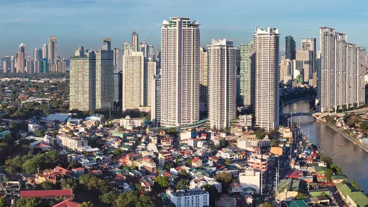 Filippində köhnə binada baş verən yanğında 11 nəfər ölüb