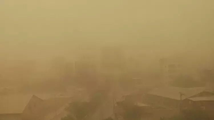 İranda qum fırtınası yaranıb: 1362 nəfər xəstəxanaya yerləşdirilib