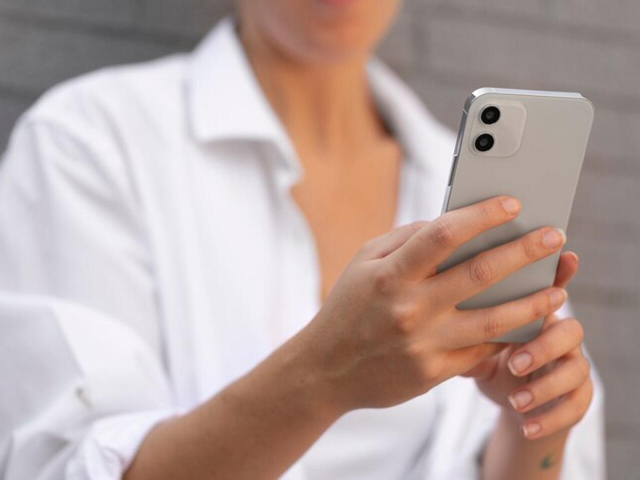 Sosial şəbəkələrdə saxta telefon nömrələri satılır - XƏBƏRDARLIQ - VİDEO