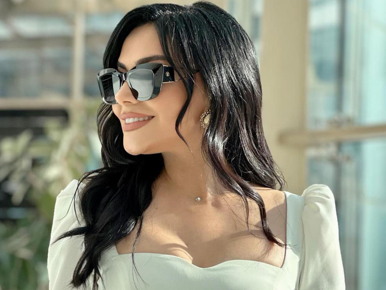 Vüsalə Əlizadənin bağ evi istirahəti - VİDEO