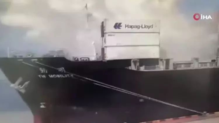 Çində konteyner gəmisində güclü partlayış baş verib